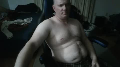 Snapshot of emsguy1 chatting on May 8, 4:40 am Matt online show from May 8, 4:40 am