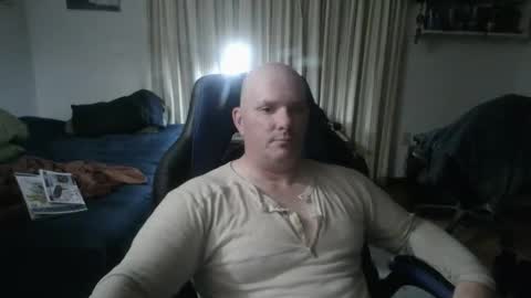 Snapshot of emsguy1 chatting on May 10, 5:23 am Matt online show from May 10, 5:23 am