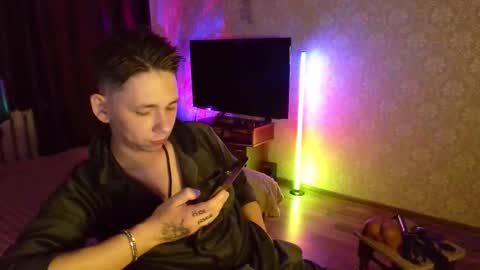 emveeboy96 online show from December 5, 8:16 pm