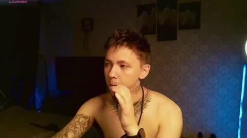 emveeboy96 online show from June 16, 7:16 pm