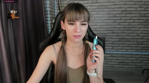 Snapshot of emy__angel chatting on September 22, 12:12 am emy__angel online show from September 22, 12:12 am