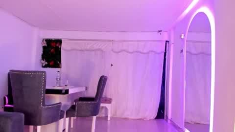 Snapshot of emy_bw chatting on December 25, 3:08 am Emy New profile my other account was suspended follow me online show from December 25, 3:08 am