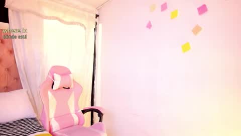 Snapshot of emy_bw chatting on October 1, 9:10 pm Emy New profile my other account was suspended follow me online show from October 1, 9:10 pm