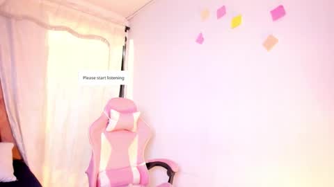 Snapshot of emy_bw chatting on November 2, 8:44 pm Emy New profile my other account was suspended follow me online show from November 2, 8:44 pm