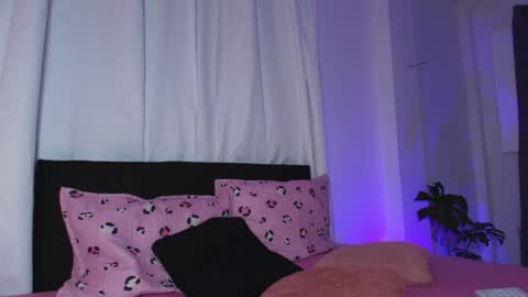Snapshot of emy_cole1 chatting on May 8, 3:34 am Emy online show from May 8, 3:34 am
