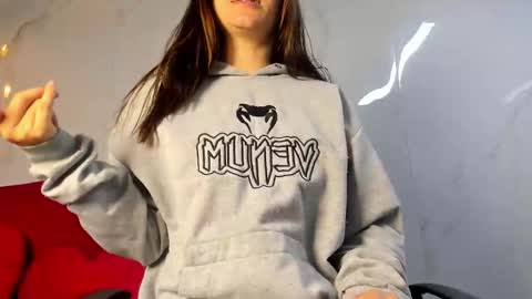 emy_latin online show from February 3, 12:10 pm