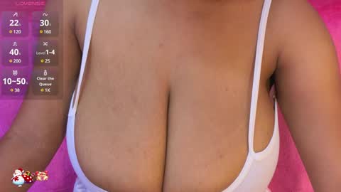 Snapshot of emy_leon chatting on December 29, 1:45 am Emy online show from December 29, 1:45 am