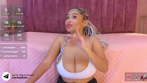 Snapshot of emy_leon chatting on January 11, 10:40 pm Emy online show from January 11, 10:40 pm