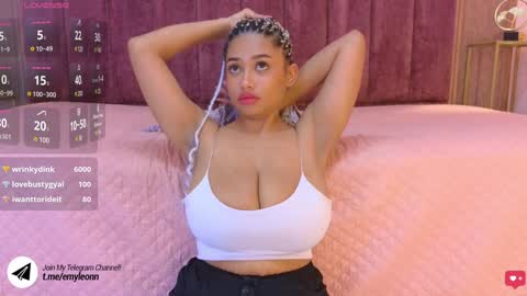 Snapshot of emy_leon chatting on January 12, 1:42 am Emy online show from January 12, 1:42 am
