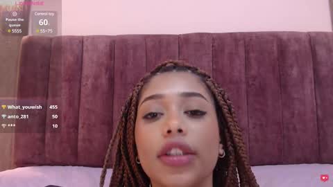 Snapshot of emy_leon chatting on February 20, 10:48 pm Emy online show from February 20, 10:48 pm