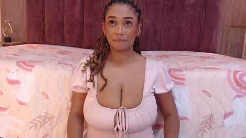 Snapshot of emy_leon chatting on March 2, 7:45 pm Emy online show from March 2, 7:45 pm