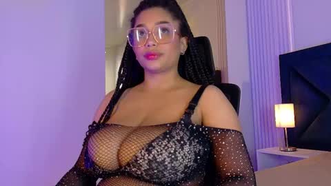 Snapshot of emy_leon chatting on September 20, 10:44 pm Emy online show from September 20, 10:44 pm