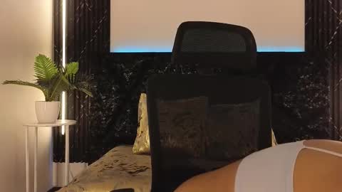 Emy online show from November 27, 7:05 pm