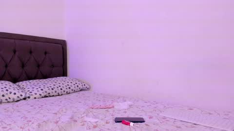 Emiliana online show from February 1, 4:46 am