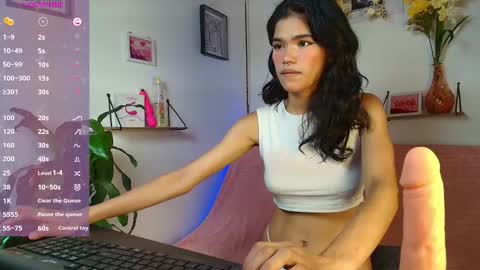 emycarver09 online show from September 23, 11:08 pm