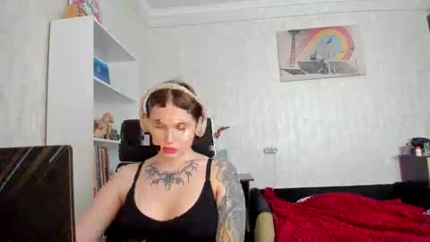 emydeliro online show from May 4, 1:18 pm