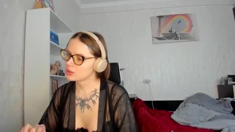 emydeliro online show from May 6, 4:23 pm