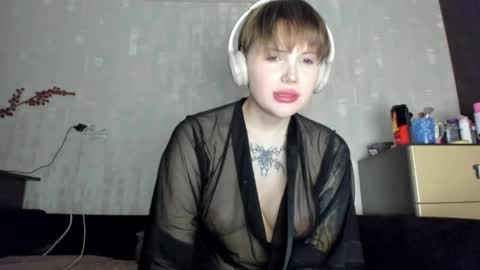 emydeliro online show from May 24, 8:36 pm