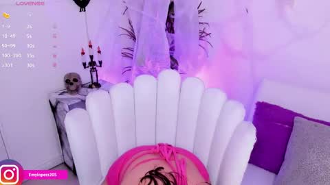 Emily online show from October 25, 8:36 pm