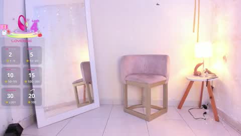 EMYLY  online show from November 18, 8:24 pm