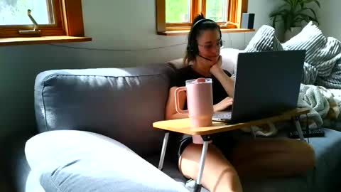 emyxxl online show from June 4, 1:28 pm