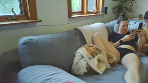emyxxl online show from June 12, 12:42 am