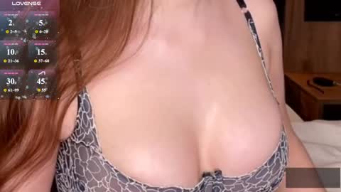 Snapshot of emyylast chatting on April 4, 6:55 am Emy online show from April 4, 6:55 am