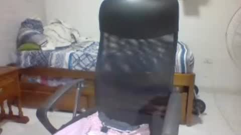 Snapshot of enanoculero chatting on July 3, 2:18 am EnanoCulero online show from July 3, 2:18 am