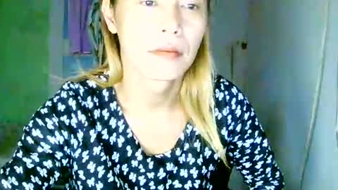 Snapshot of encantadats chatting on September 22, 6:48 am CHUN LY online show from September 22, 6:48 am