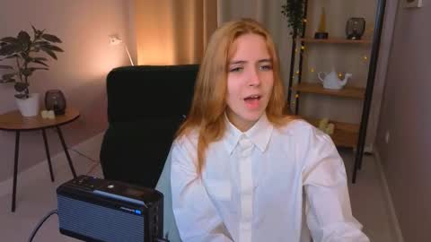 enchanted_bella online show from December 15, 1:26 pm