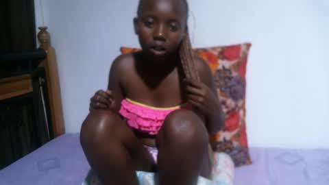 Snapshot of enchantedvee chatting on November 9, 3:54 pm Vee online show from November 9, 3:54 pm