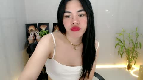 enchantress_mia03 online show from June 16, 6:27 am