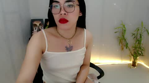 enchantress_mia03 online show from July 7, 3:42 am