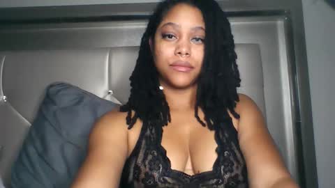 Snapshot of enchantressayira chatting on October 26, 8:31 am Queen Ayira online show from October 26, 8:31 am