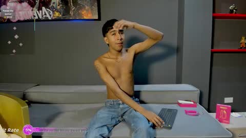 Snapshot of ender_h0tt chatting on March 17, 1:58 pm Ender online show from March 17, 1:58 pm