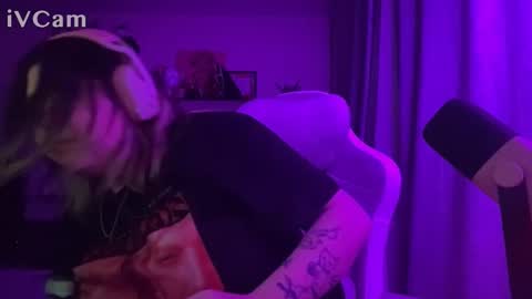 endless_voice_ online show from January 6, 10:30 am