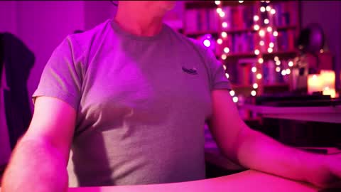 uk online show from November 22, 11:26 pm