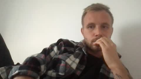 Snapshot of enerjizzer chatting on October 15, 3:56 pm 3from Desire online show from October 15, 3:56 pm