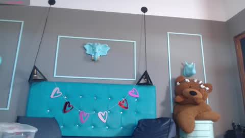 Snapshot of engel_devil chatting on February 28, 12:28 pm Engel online show from February 28, 12:28 pm