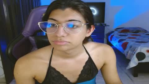 Snapshot of engiel_phoenix chatting on May 5, 11:24 pm Engiel phoenix instagram engiel 13 online show from May 5, 11:24 pm