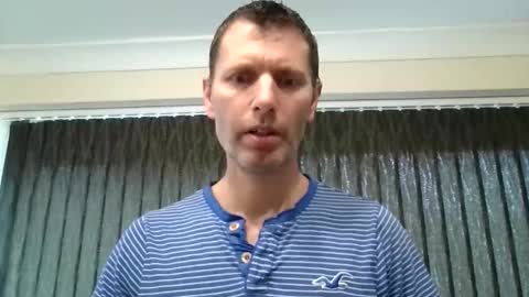 Snapshot of englishguy183 chatting on March 6, 10:01 am EnglishGuy183 online show from March 6, 10:01 am