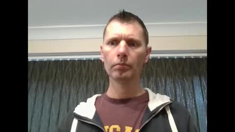 Snapshot of englishguy183 chatting on March 17, 9:01 am EnglishGuy183 online show from March 17, 9:01 am