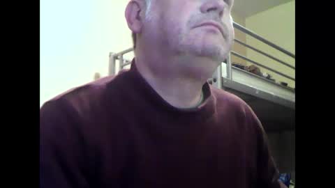 englishguysurrey online show from September 21, 5:31 am