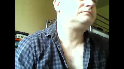 englishguysurrey online show from May 3, 7:25 am