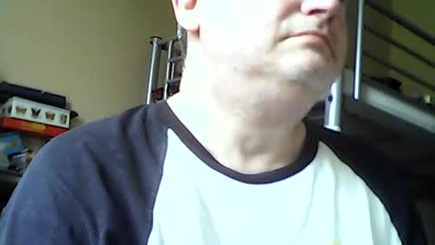 englishguysurrey online show from June 19, 1:48 pm