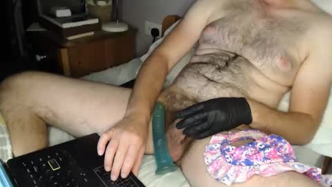 englishshyguyuk online show from October 3, 9:12 pm