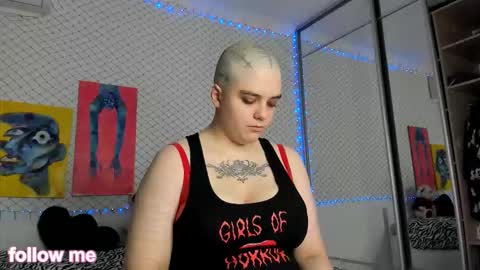 Snapshot of enigmastella chatting on December 14, 11:37 am enigmastella online show from December 14, 11:37 am