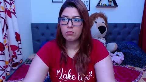 Snapshot of enjoymoon77 chatting on February 8, 3:32 am Lunamedel24 online show from February 8, 3:32 am