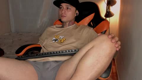 enjoymycock99 online show from May 11, 7:36 am