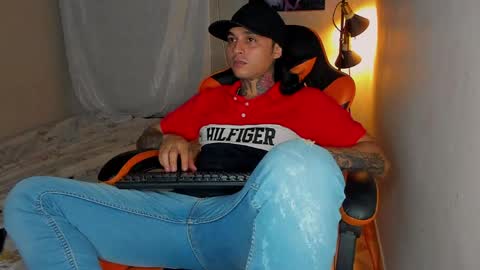 enjoymycock99 online show from May 15, 4:41 am